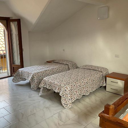 Casa Vacanze Scent Of Roses Verbania Zewnętrze zdjęcie