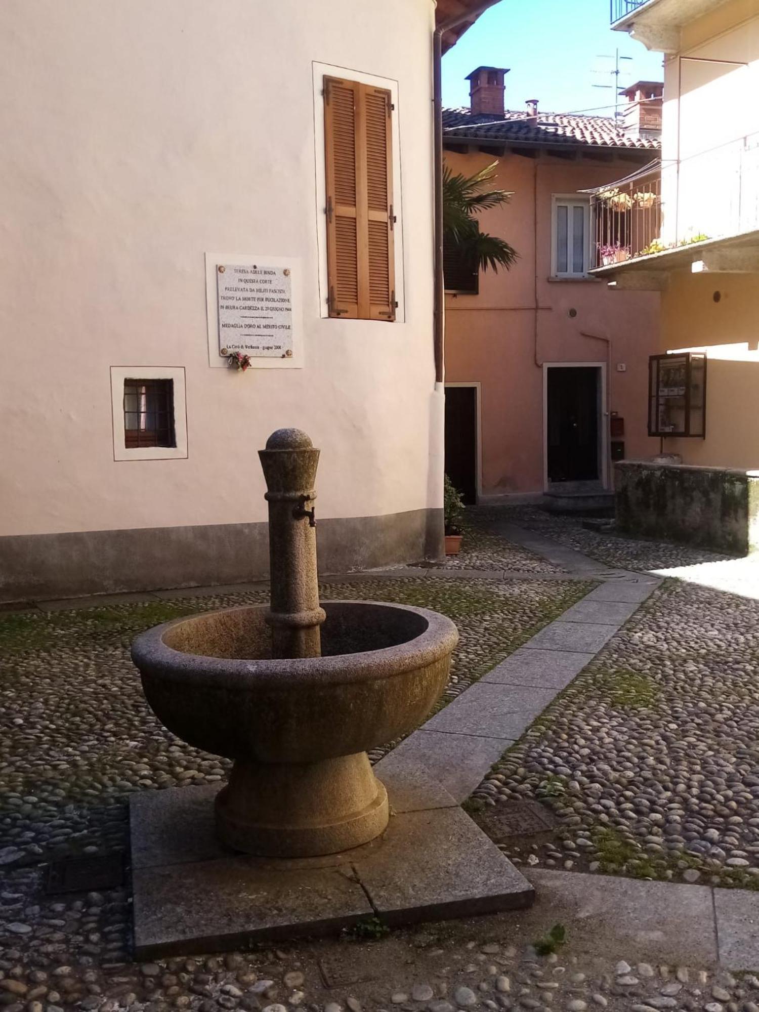 Casa Vacanze Scent Of Roses Verbania Zewnętrze zdjęcie